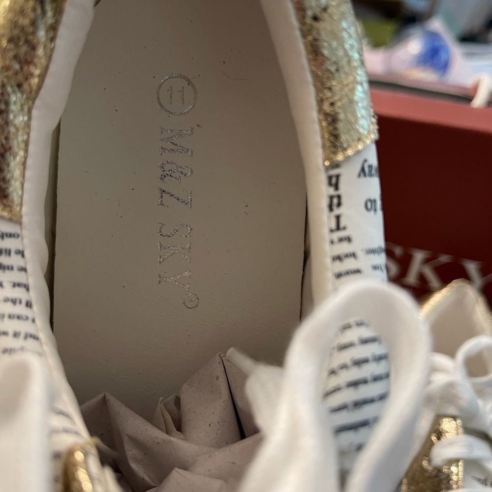 Gold Start Casual Low Top Sneakers - Picture 6 of 12